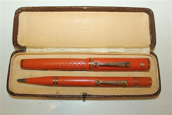 Wahl Eversharp red hard rubber fountain pen and pencil set pen 5.5in. cased.(-)